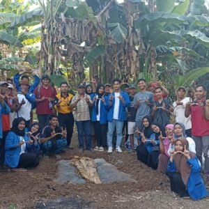 KKL UNSA Desa Banda Berdayakan Masyarakat Melalui Pelatihan Pembuatan Pupuk dari Feses Ternak