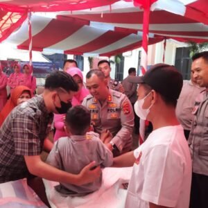 Masyarakat Sumbawa Ikuti Baksos 34 Tahun Pengabdian Alumni Akabri 89