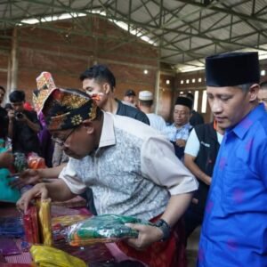 Pj. Gubernur NTB Dorong Motif Tenun Khas Desa Poto Dipatenkan