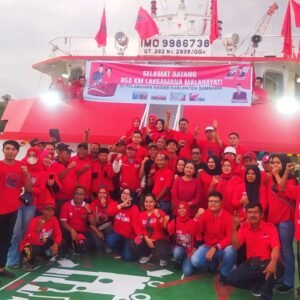 Sandar di Pelabuhan Badas, RS Apung Laksamana Malahayati PDIP Gelar Pengobatan Gratis