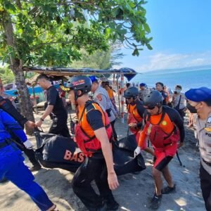 Mayat Laki-laki Ditemukan di Perairan Pantai Jeranjang