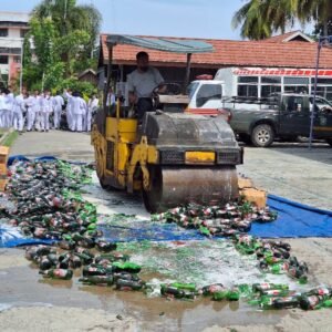 Momen HUT ke-65 Kabupaten Sumbawa, Satpol PP Musnahkan 1.800 Botol Miras