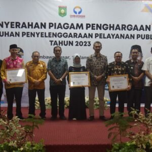 Pemda Sumbawa Terima Penghargaan dari Ombudsman