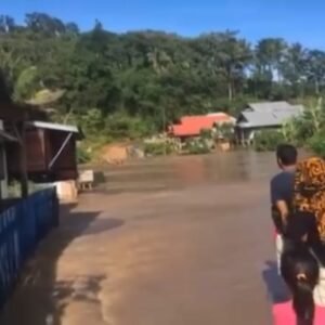 Desa Lebangkar Diterjang Banjir Bandang dan Tanah Longsor
