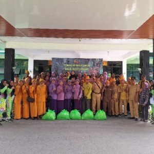 Sambut Ramadan, Persit Kodim 1607/Sumbawa Berbagi Pada Masyarakat, Warakawuri dan Veteran