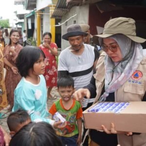 Wabup Serahkan Bantuan untuk Korban Banjir Kecamatan Buer