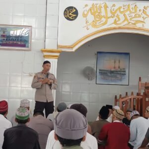 Kapolsek Buer Beri Himbauan Kamtibmas Pada Jamaah Sholat Jumat di Masjid Nurul Hayat