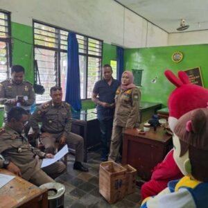 Satpol PP Kembali Tertibkan Badut di Lampu Merah