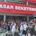 Jokowi kunjungi pasar seketeng