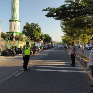 Polres Sumbawa dan Polsek Jajaran Amankan Perayaan Idul Adha 1445 H