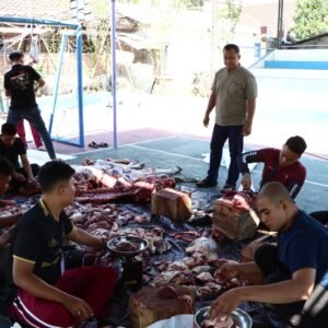 Momen Idul Adha 1445 H, Polres Sumbawa Potong Puluhan Ekor Hewan Kurban