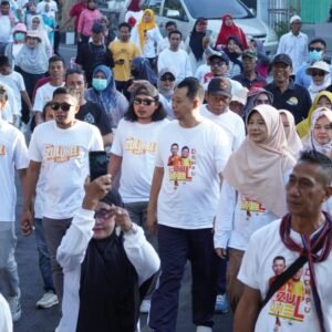 Puluhan Ribu Warga Dompu Ikut Jalan Sehat Bareng Bang Zul
