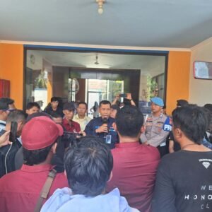 Massa Aksi Tuntut Segera Serap Jagung Petani, Bulog Sumbawa Tunggu Anggaran