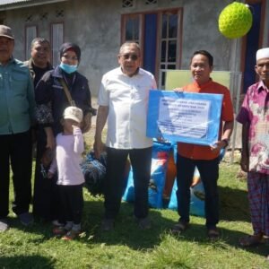 Bupati Serahkan Bantuan Sarpras untuk Kelompok Budi Daya Perikanan di Labuhan Alas