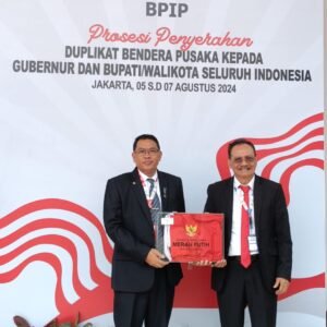 Pemkab Sumbawa Terima Duplikat Bendera Pusaka dari BPIP