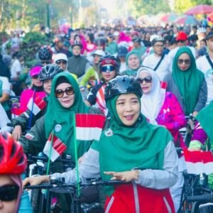 Ribuan Masyarakat Semangat Olahraga Pagi Bersama Sitti Rohmi