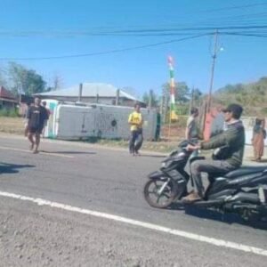 Bus Labangka Terguling di Bage Tango