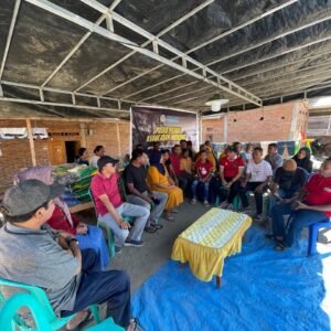 Ketua DPRD Sumbawa Kunjungi Korban Kebakaran di Desa Mokong