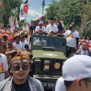 Belasan Ribu Simpatisan Antar Zul-Uhel Daftar ke KPU