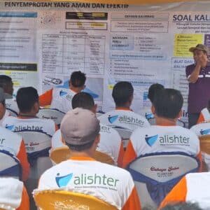 Alishter Latih Petani di Sumbawa Cara Penggunaan Pestisida Terbatas