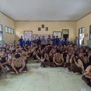 Mahasiswa KKL UNSA Desa Rhee Sosialisasikan Bahaya Narkoba Terhadap Generasi Muda