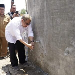 Bupati Sumbawa Resmikan Bak Penampung Air Ternak