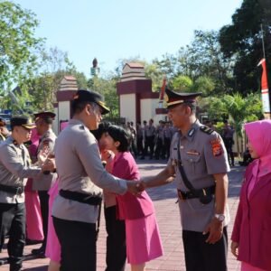 Kapolres Sumbawa Pimpin Upacara Sertijab PJU dan Kapolsek 