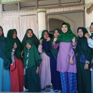 Kunjungan Cagub Rohmi ke Rumah Putih Kadindi bentuk Penghormatan dan Empati terhadap Perjuangan Generasi Awal Transmigran Lombok awal tahun 1970-an