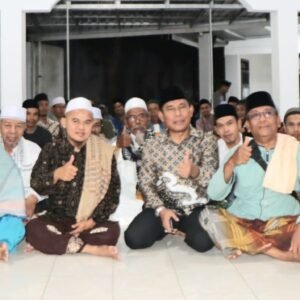 Jamaah Majelis Taklim Riyadus Salihin Mataram Doakan Rohmi – Firin Menang