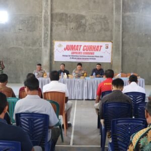 Kapolres Sumbawa Dengar Curhatan Warga Desa Leseng