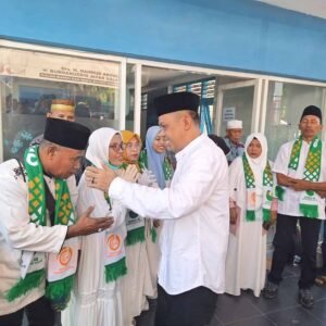 Haru dan Bahagia, Pelepasan Keberangkatan Peserta Umroh Gratis MO-BJS ke Tanah Suci