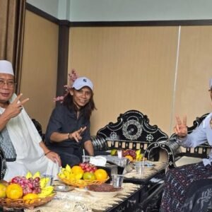 Anggota DPD RI, TGH Ibnu Khalil Mantap Pindah Dukungan Ke Zul-Uhel