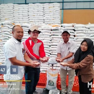 Bulog Sumbawa Salurkan Bapang Tahap Terakhir Tahun 2024