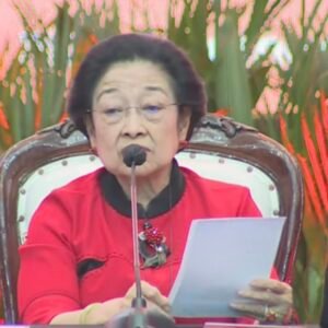 PDIP Sumbawa Bubuhkan Cap Jempol Darah Dukung Megawati Jadi Ketum