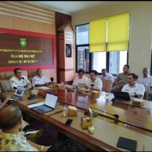 Sekda Sumbawa Bahas Pengembangan Budidaya Udang Modern Bersama Tim KKP RI