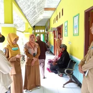 Kepala Dikes Sumbawa Pantau Kesiapan Puskesmas Laksanakan PKG