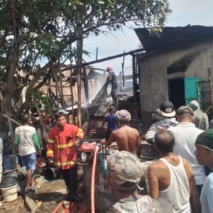 Satu Rumah Semi Permanen Hangus Terbakar
