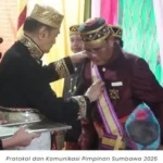 Bupati dan Wakil Bupati Sumbawa Dianugerahi Gelar Adat "Sampongo" di Istana Dalam Loka