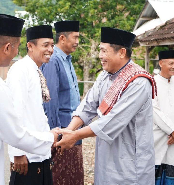 DPRD Sumbawa Gelar Safari Ramadhan 1446 H, Serahkan Bantuan ke Masjid Baitul Naim