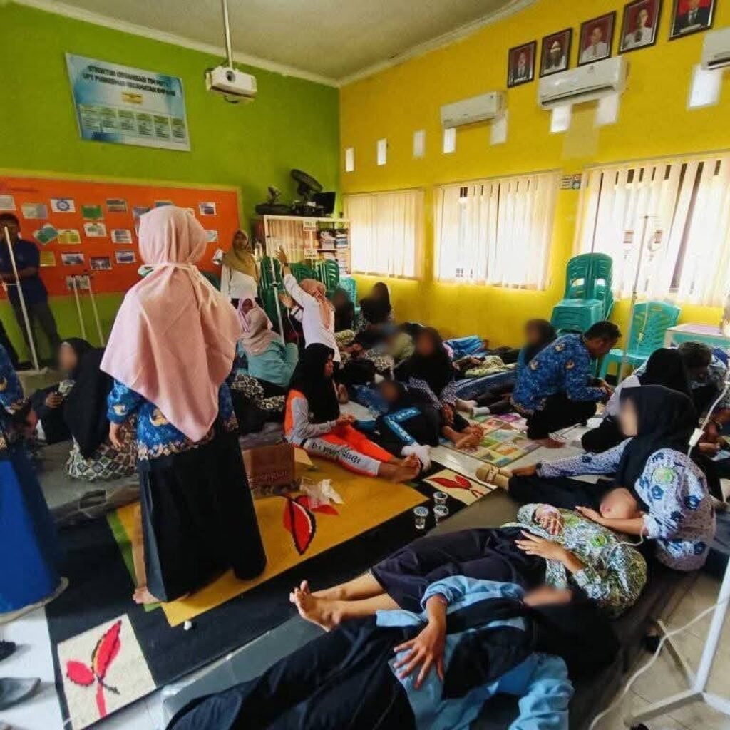 90 Orang Siswa MTsN 2 Empang Diduga Keracunan Makanan MBG