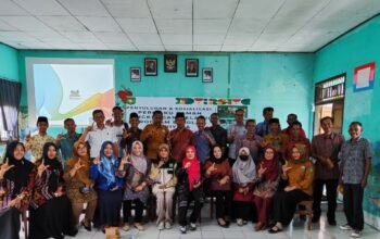 DLH Sumbawa Sosialisasikan Program Sekolah Adiwiyata