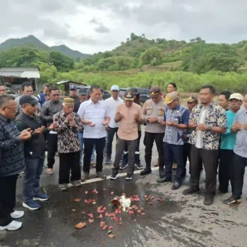 Gubernur NTB Resmikan Jalan Lintas Taliwang – Poto Tano