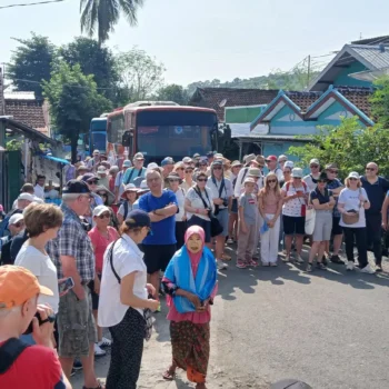 Pembukaan Tahun 2026, Ratusan Wisatawan Mancanegara Datang ke Sumbawa