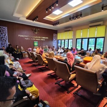 FGD Motif dan Corak Kere Alang: Tim LPPM UNSA,PT AMMAN Dan DEKRANASDA Dorong Perlindungan Kekayaan Intelektual Komunal Sumbawa