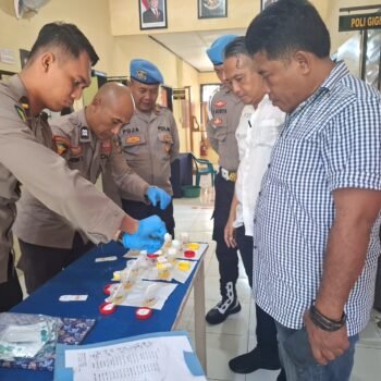 Personil Satres Narkoba Polres Sumbawa Tes Urine