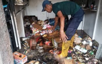 Akibat Petasan, 1 Unit Kios Beserta Isinya Terbakar