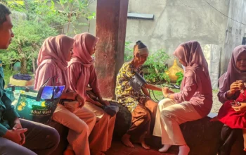 Ramadhan Care HMPS D3 Keperawatan : Berbagi Kasih dan Peduli Kesehatan Menyambut Hari Perawat Nasional