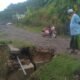 Ruas Jalan Kabupaten di Desa Ropang Terancam Putus
