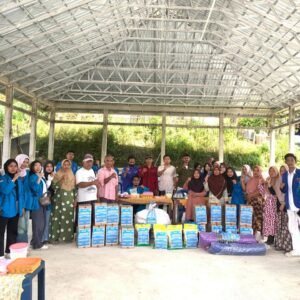 Mahasiswa UNSA Salurkan Bantuan untuk Korban Kebakaran di Lenangguar