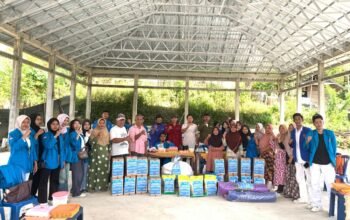 Mahasiswa UNSA Salurkan Bantuan untuk Korban Kebakaran di Lenangguar